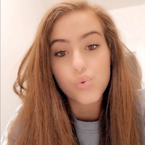 Meet your Posher, Lauren - Picture 1 of 1